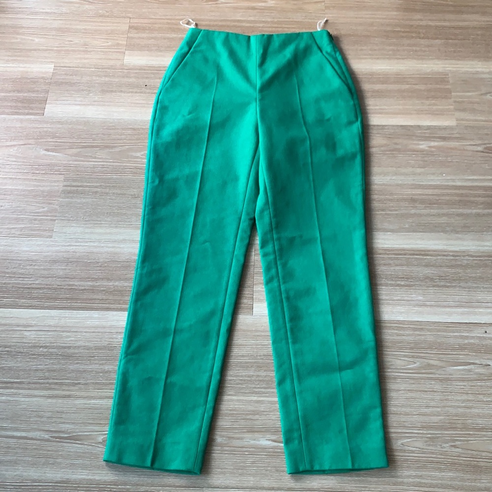 Delpozo rich green made in Spain size 4 (36) plain front capris trouser